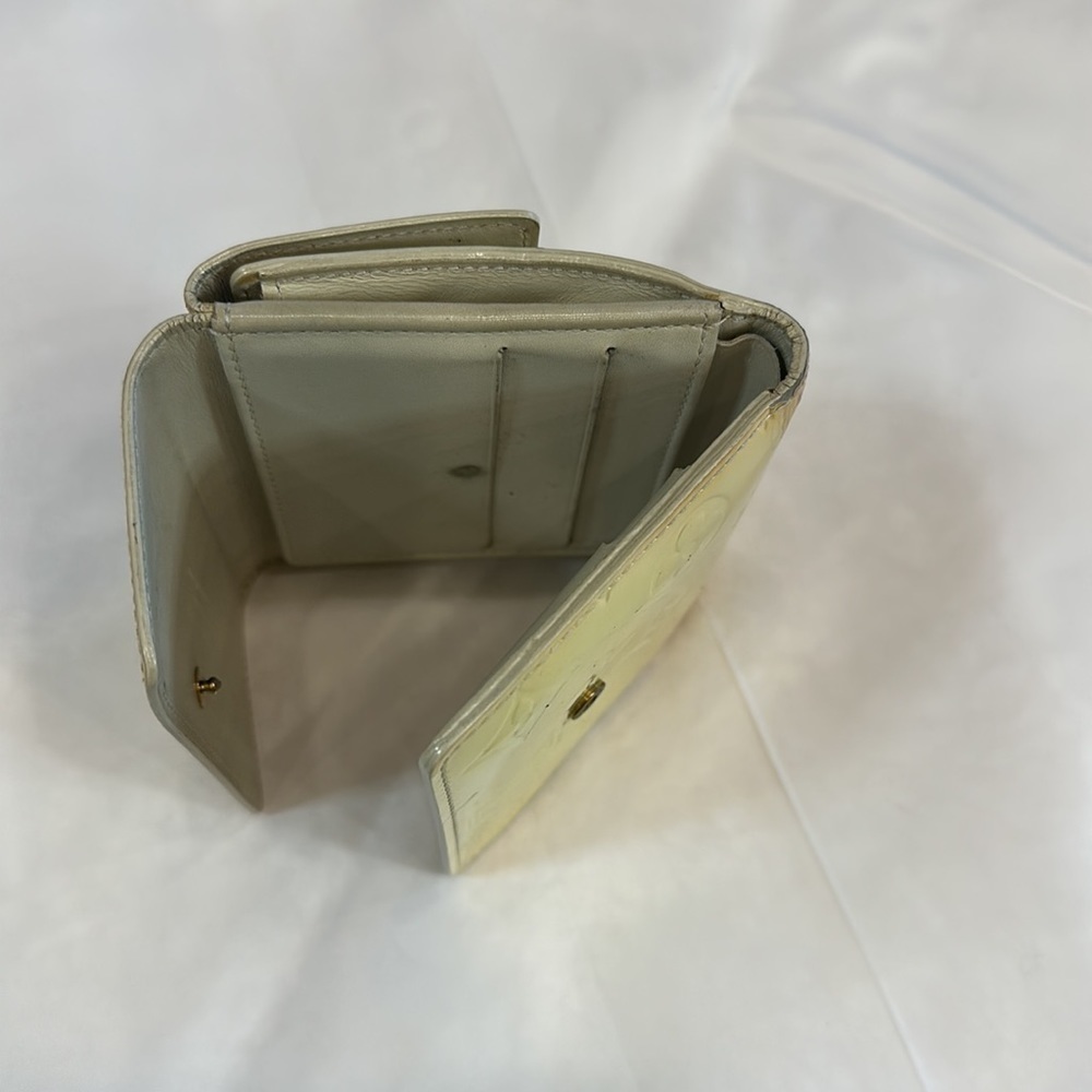 Authentic Louis Vuitton Vernis Bifold Wallet great used condition - Picture 7 of 12